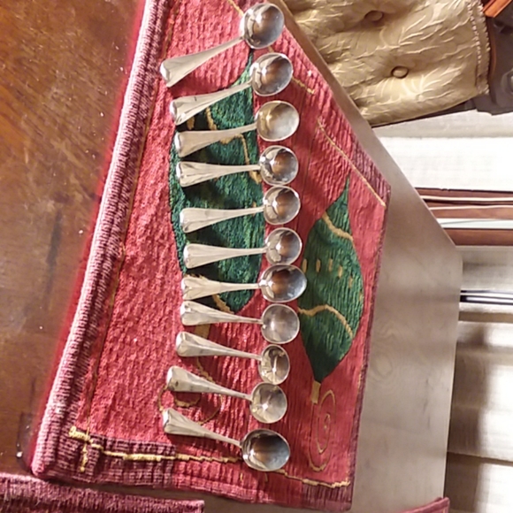 💥SOLD💥Sterling Silver handled spoons🔥SALE🔥 - Picture 1 of 8